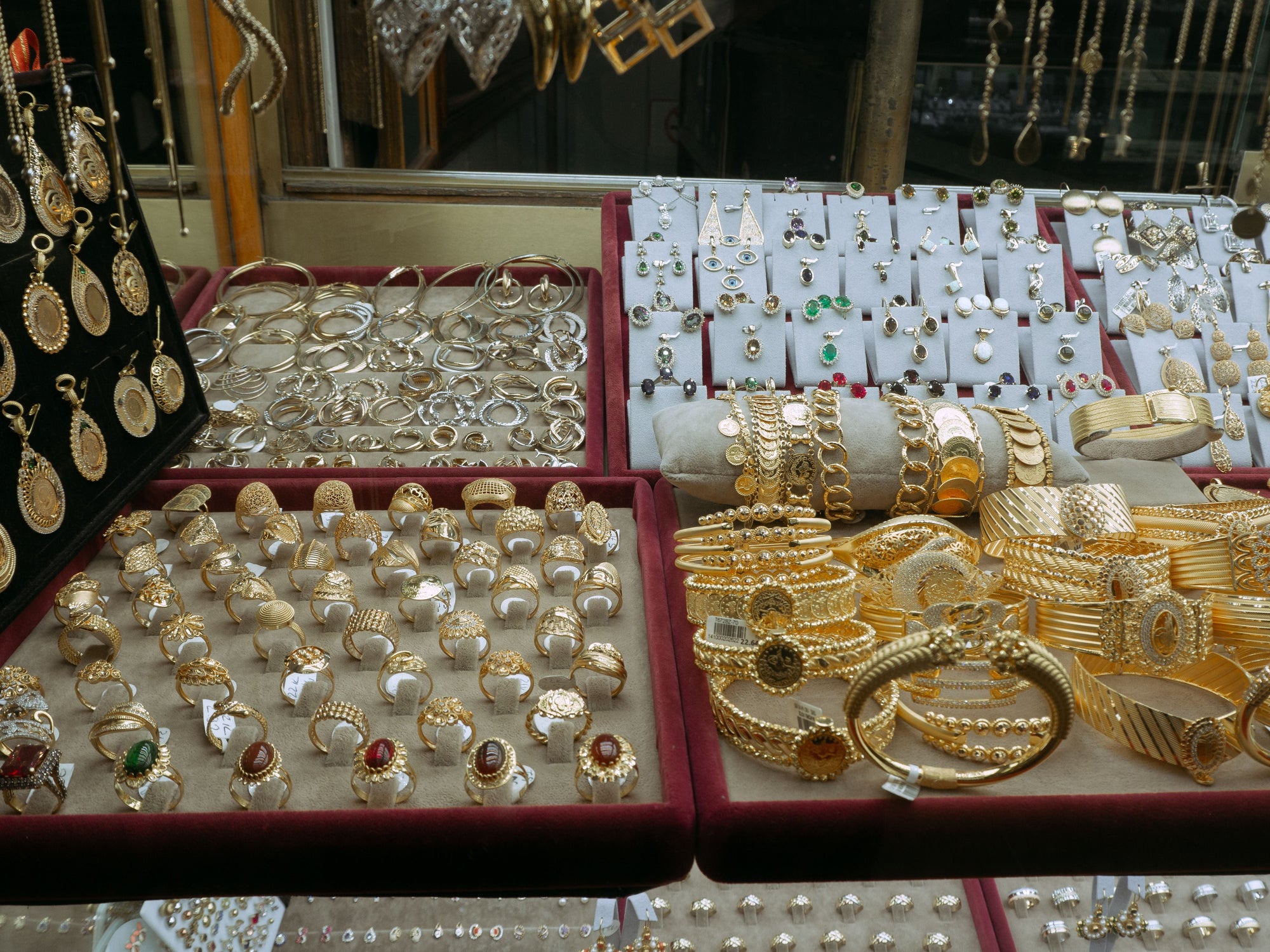 Jewelry & Accessories