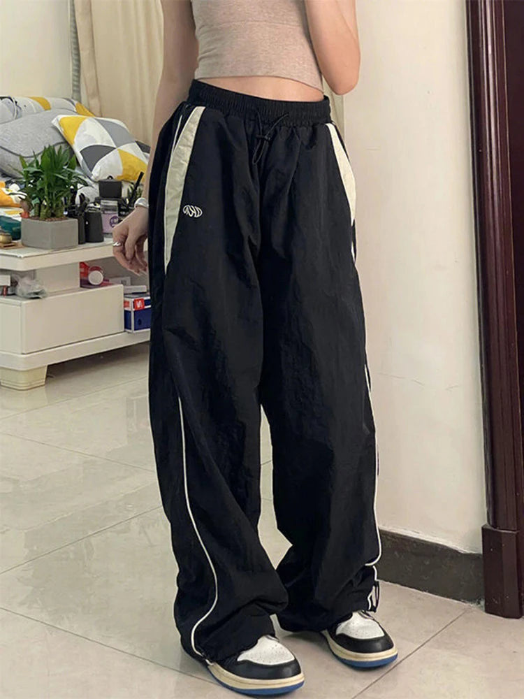 Women's Baggy Cargo Pants - Wide Leg Streetwear Joggers - Black
