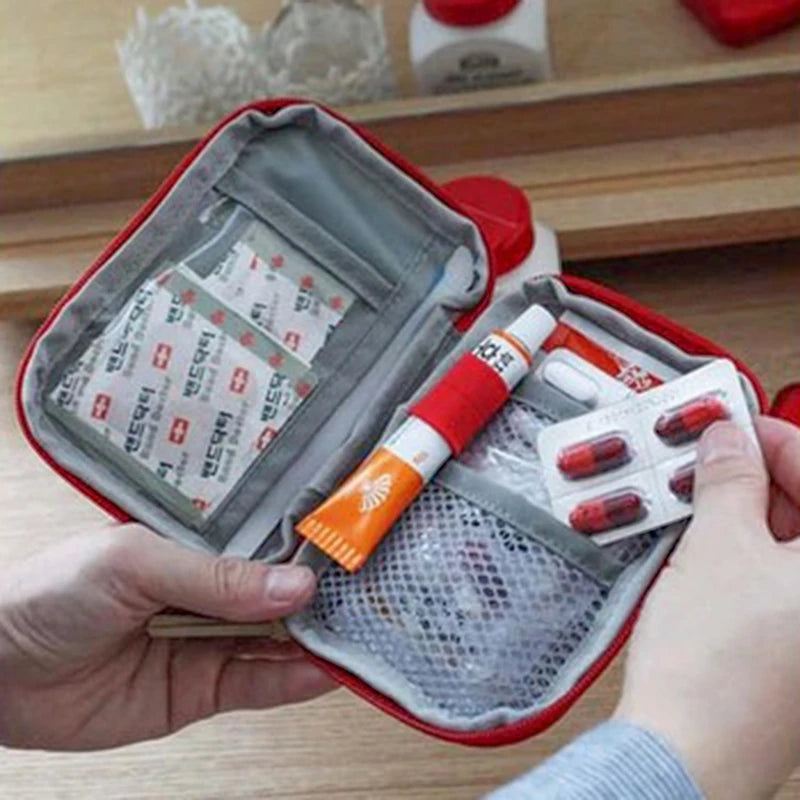Travel First Aid Kit Bag – Compact Emergency Storage for Trips