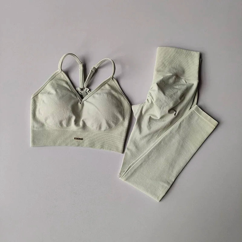 Women's Seamless Yoga Set – Quick-Dry Support for Studio Training