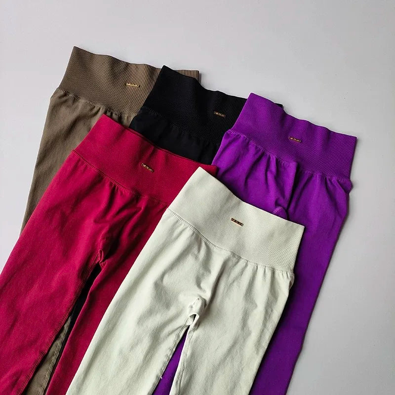 Women's Seamless Yoga Set – Quick-Dry Support for Studio Training