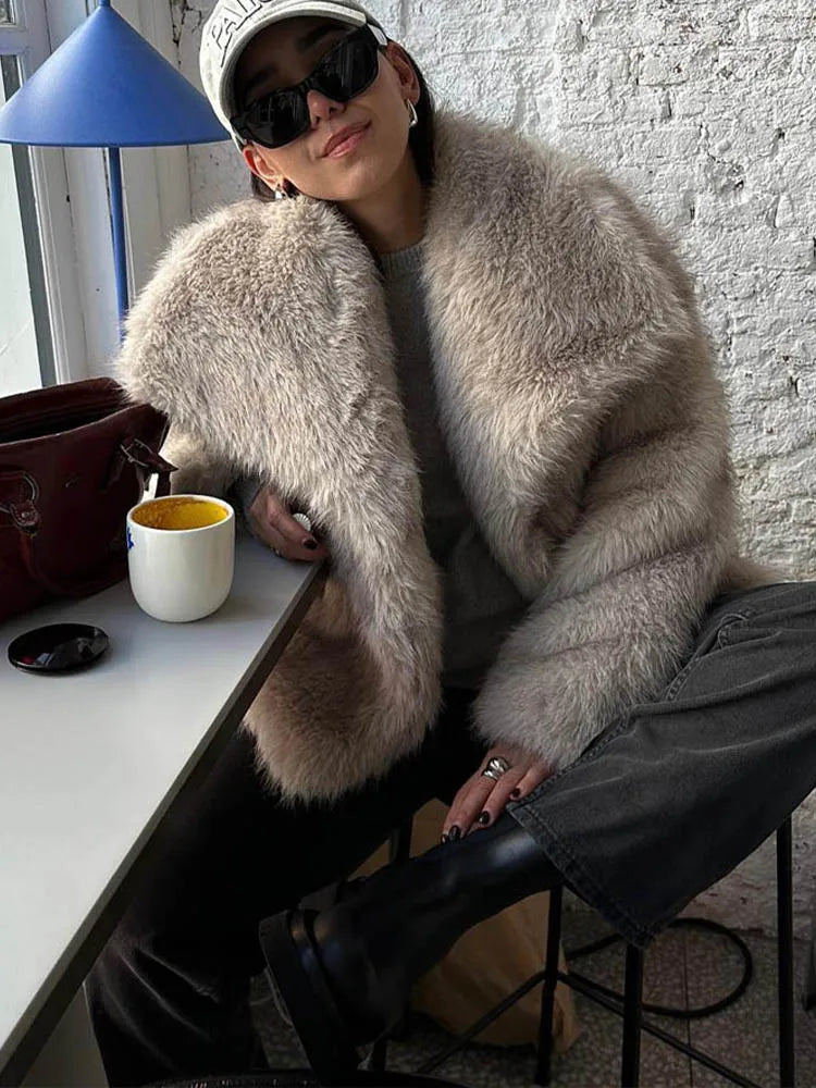 Women's Faux Fur Jacket - Cropped Snap-Front Coat