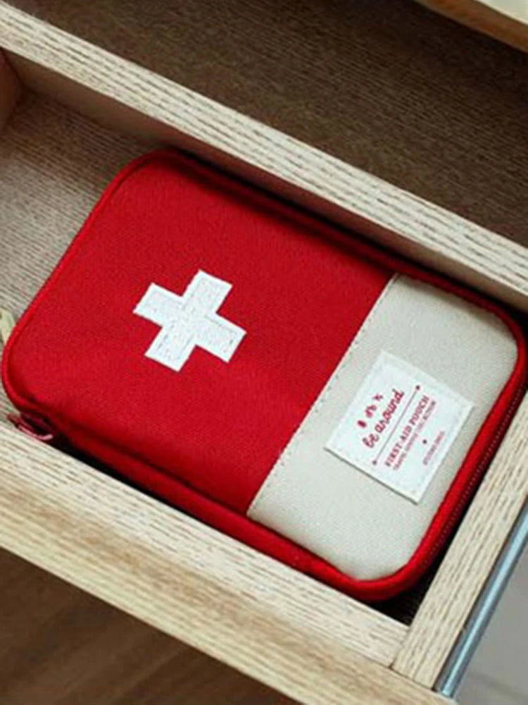 Travel First Aid Kit Bag – Compact Emergency Storage for Trips