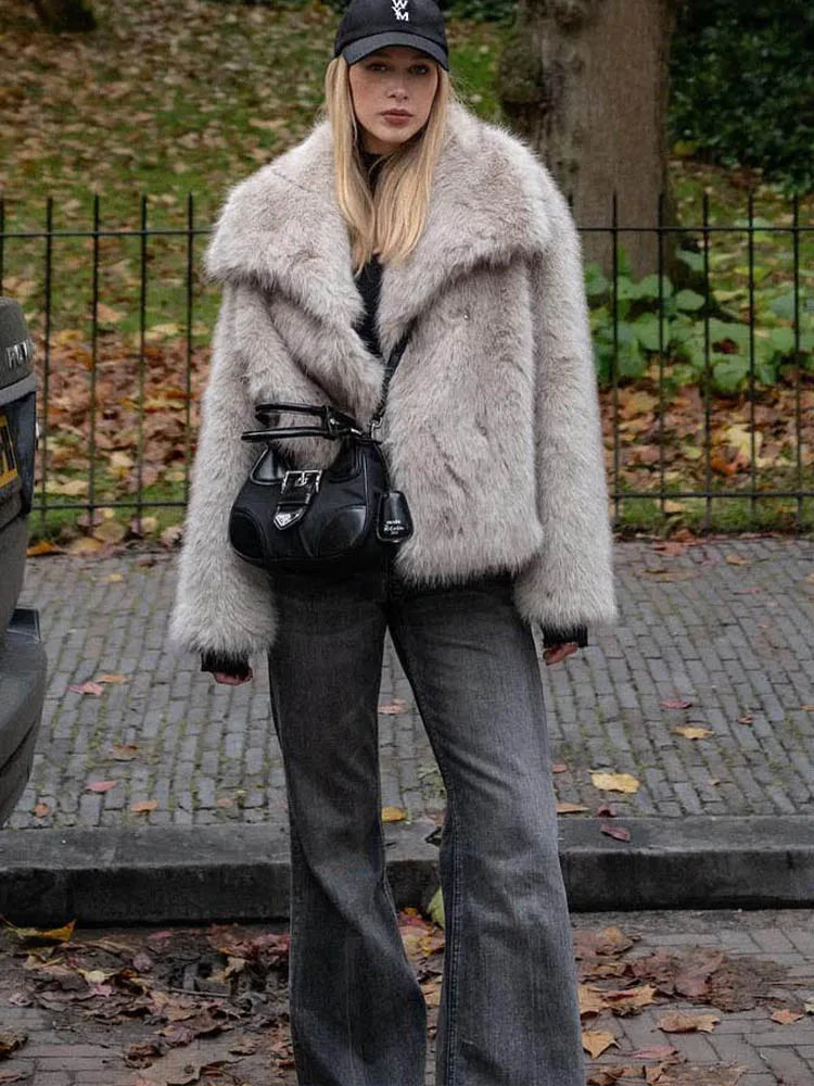 Women's Faux Fur Jacket - Cropped Snap-Front Coat
