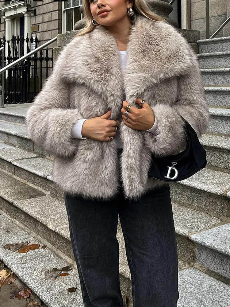 Women's Faux Fur Jacket - Cropped Snap-Front Coat