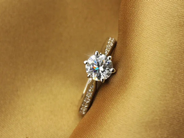 Prong Setting Ring - Geometric Zircon Accent Jewelry